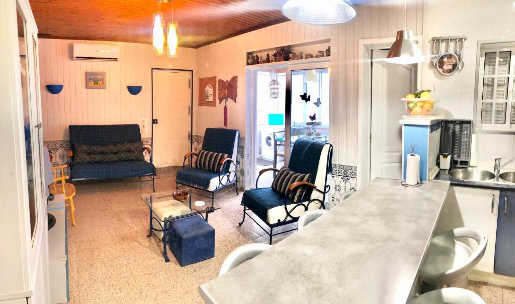 Shell's Apartment room 5